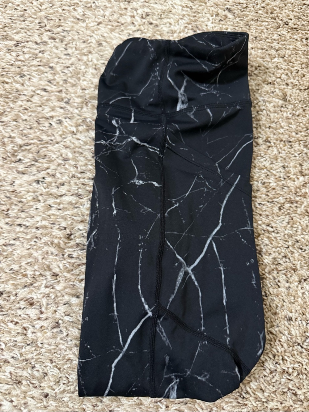 Kiava marble capris